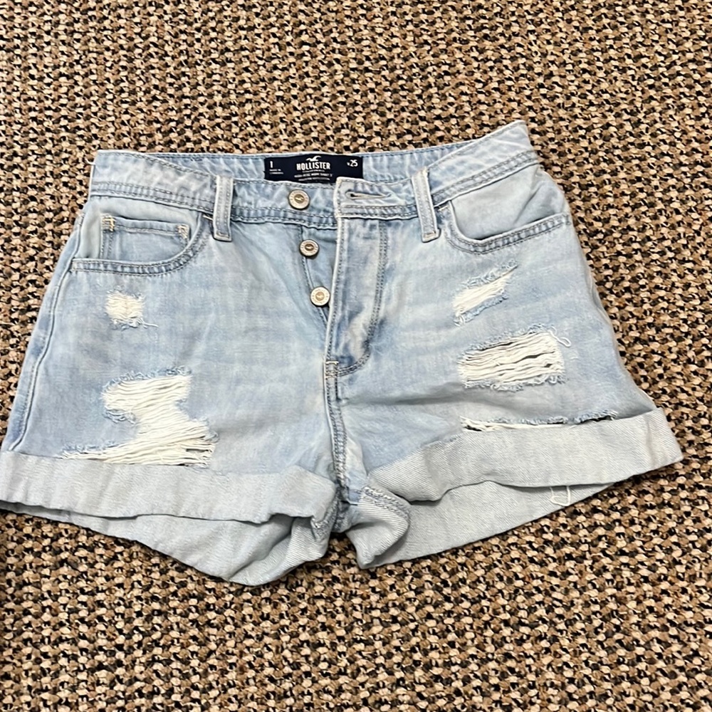 Hollister shorts light wash size 25